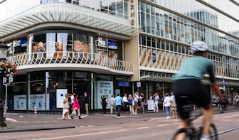 Naast creditcard kunnen klanten nu ook met Apple Pay betalen bij kassaloze Aldi in Utrecht