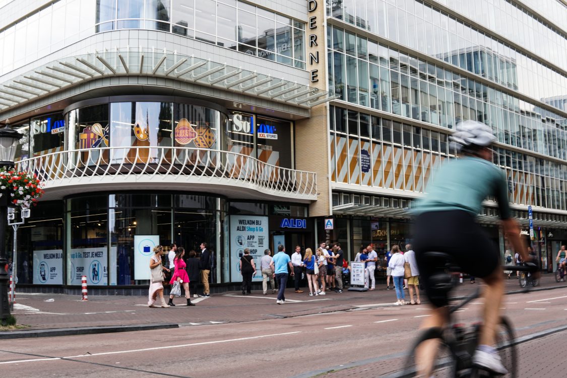 Neben Kreditkarten können Kunden bei Aldi in Utrecht jetzt auch mit Apple Pay bargeldlos bezahlen