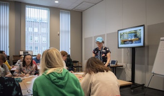 ‘De hoed staat goed’: Oekraïense vluchtelingen krijgen taalles van vrijwilligers in Utrecht