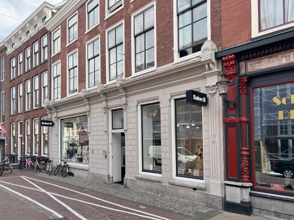 Verduisteren Opera volleybal Verdwenen winkels: Wristers Boekverkopers aan de Minrebroederstraat in  Utrecht
