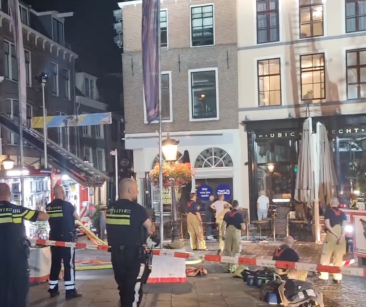 Hotel aan Ganzenmarkt in Utrecht midden in de nacht ontruimd vanwege brand en rookontwikkeling