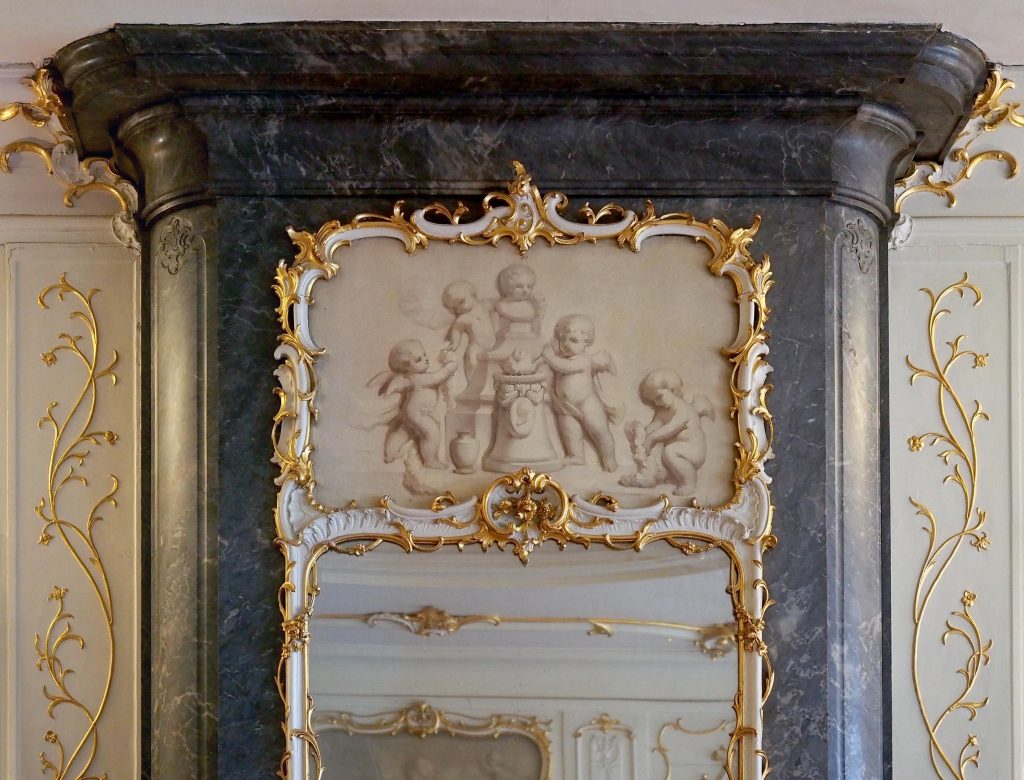 'Witje' boven spiegel in de grote salon (Arjan den Boer)