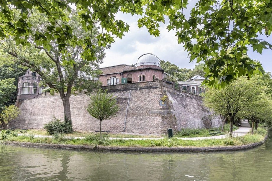 Gedeeltelijke zonsverduistering vandaag te zien in Utrecht; sterrenwacht Sonnenborgh opent deuren
