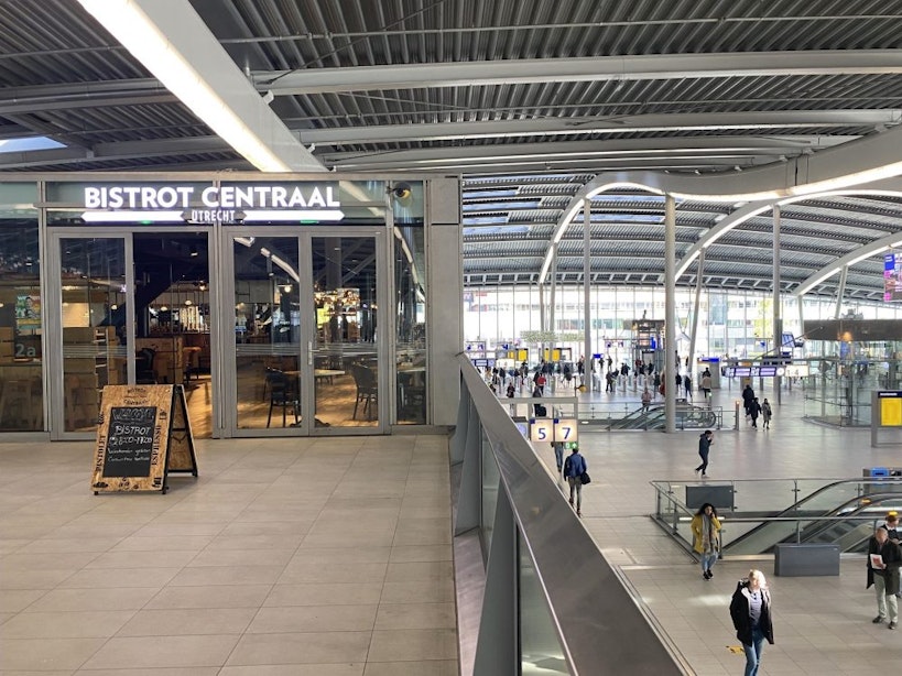 Grootste horecaruimte in Stationshal van Utrecht Centraal staat te huur