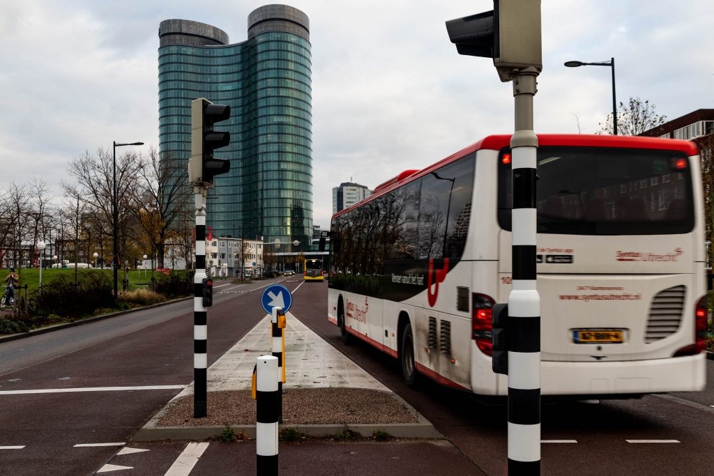 Busbaan Dichterswijk nu 1,5 jaar open, maar hoe staat het met de veiligheid?