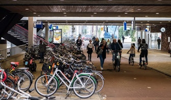 D66 stelt vragen over de fietsen bij station Vaartsche Rijn in Utrecht
