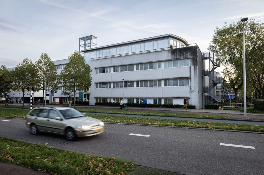 Er komen 56 sociale huurwoningen op de plek waar nu vluchtelingen verblijven aan ’t Goylaan in Utrecht