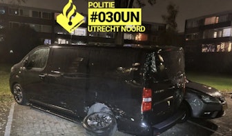 Automobilist ramt vier voertuigen in Utrechtse wijk Overvecht en slaat op de vlucht