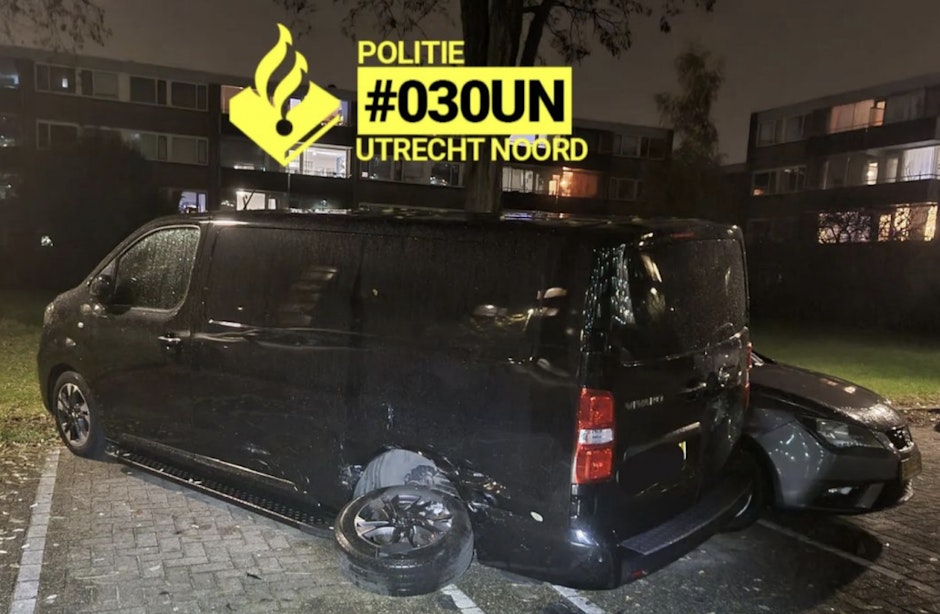 Automobilist ramt vier voertuigen in Utrechtse wijk Overvecht en slaat op de vlucht