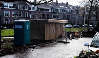 Toiletgebouw geplaatst in Wilhelminapark in Utrecht