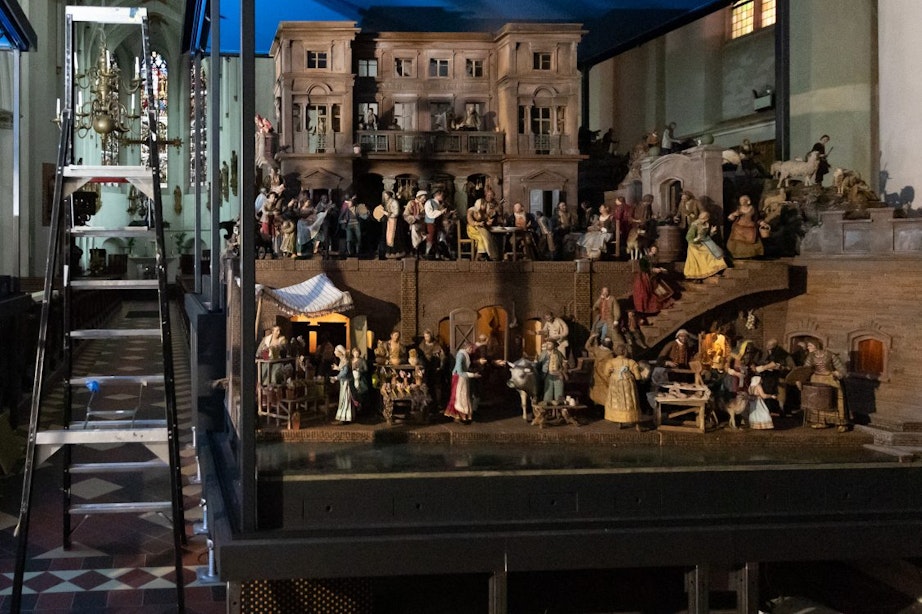 Catharijneconvent onthult eeuwenoude Napolitaanse kerststal aan Utrecht:  ‘Dit moet een traditie worden’