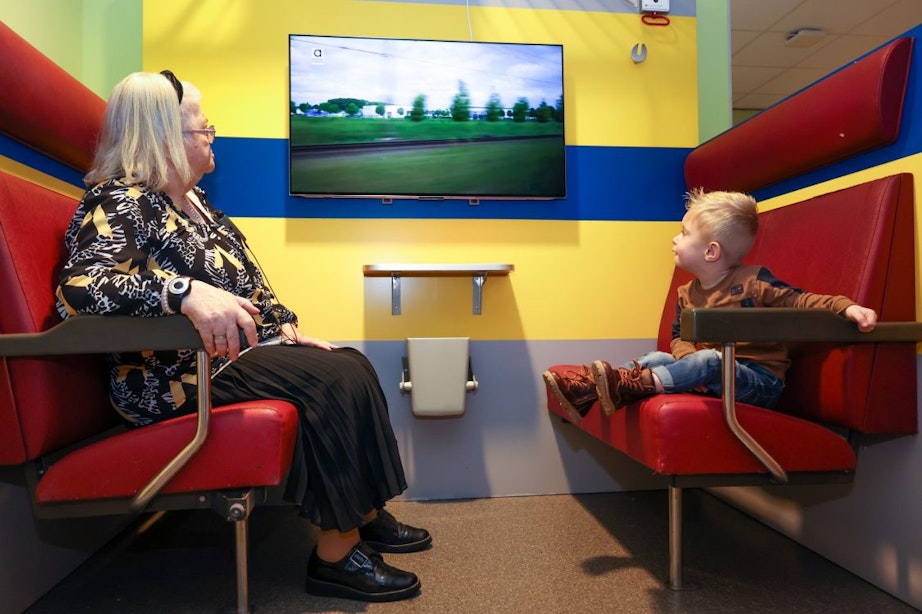 Treinonderdelen krijgen nieuw leven als coupé in Utrechtse verpleeghuizen voor bewoners met dementie
