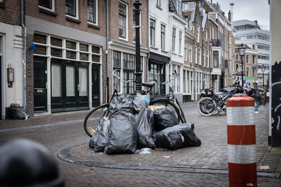 Grotere huishoudens gaan in Utrecht meer betalen aan afvalstoffenheffing: ‘De vervuiler betaalt’