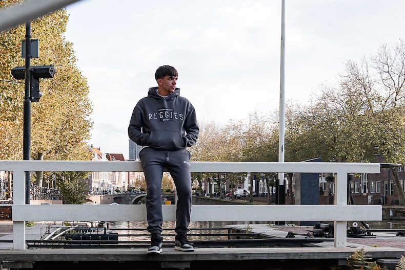 Utrechtse broers vertellen hun rauwe verhaal met eigen kledingmerk Reggies Clothing