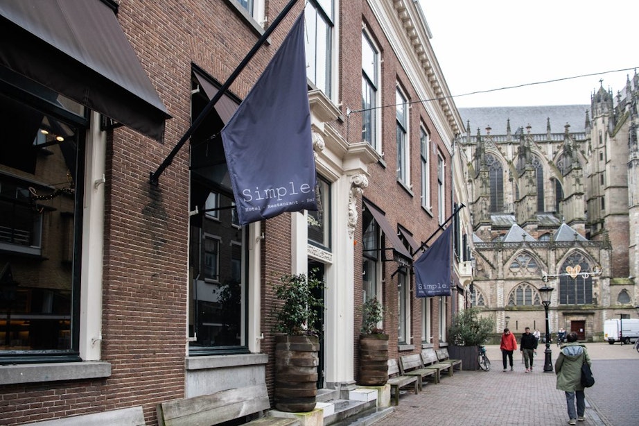 Restaurant, bar en hotel Simple. in Utrecht staat te koop