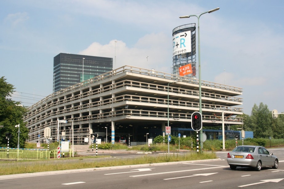 Gemeente Utrecht start test met parkeren op afstand in Rivierenwijk en Europalaan-Noord