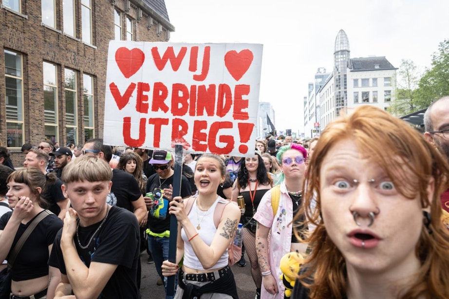 Demonstratieve rave trekt door Utrecht en vraagt aandacht voor ‘onmisbare rafelranden’ van de stad