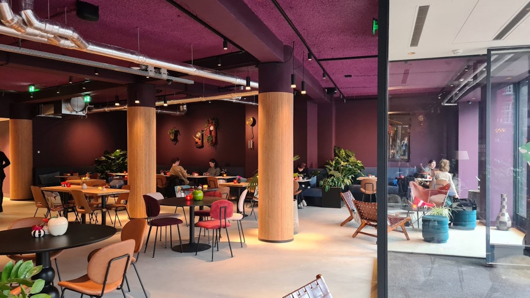 Nieuw café The 5th geopend bij Stayokay Utrecht Centrum aan de Neude