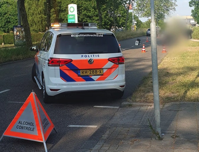 Twee arrestaties, drie inbeslagnames en meerdere bonnen tijdens verkeerscontroles in Utrecht
