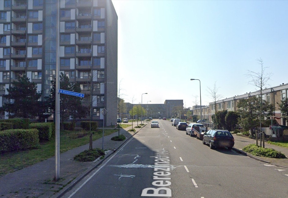 Woning aan Berezinadreef in Utrecht beschoten; moeder en twee kinderen lagen binnen te slapen