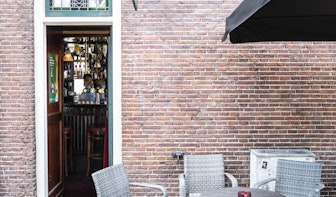 VVD en D66 stellen vragen over plan van gemeente Utrecht om cafés te verplichten ‘te allen tijde’ ramen en deuren te sluiten