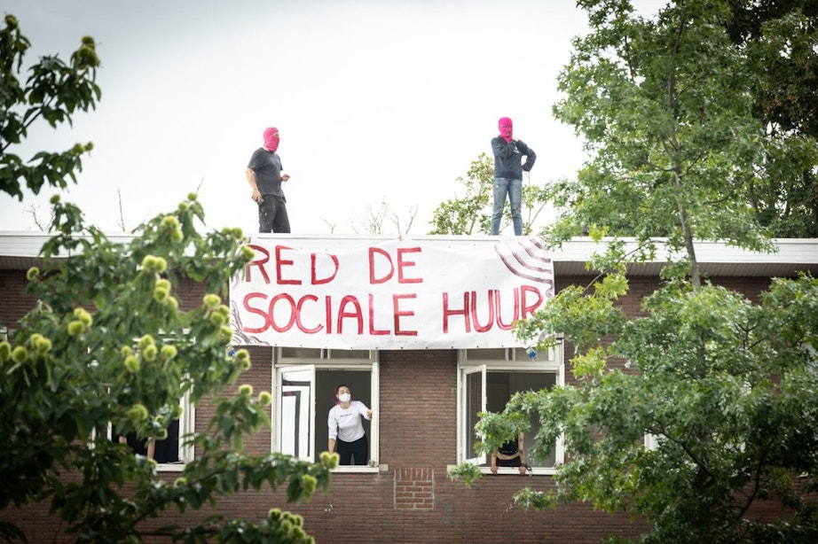 Gemeente wil statushouders en studenten onderbrengen in gekraakte panden aan Croeselaan in Utrecht