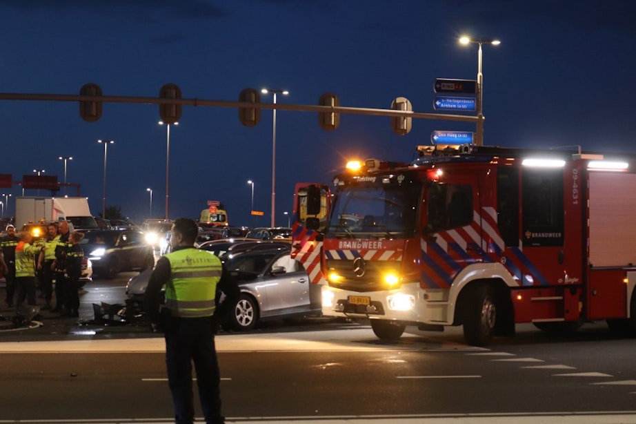 Automobilist rijdt door rood en veroorzaakt ongeval op Stadsbaan in Utrecht