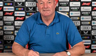 FC Utrecht kondigt nieuwe hoofdtrainer Ron Jans aan