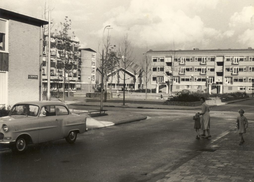 Der Herderplein im Jahr 1959 mit Blick auf die Peniel-Kirche (Archiv Utrecht)