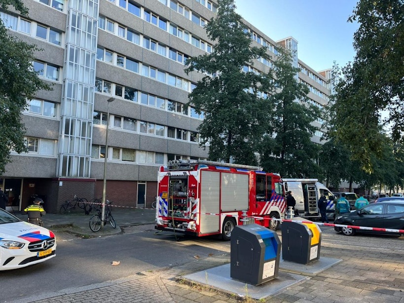 Verdacht pakketje bij flat aan de Tafelbergdreef in Utrecht blijkt explosief; EOD neemt pakket mee