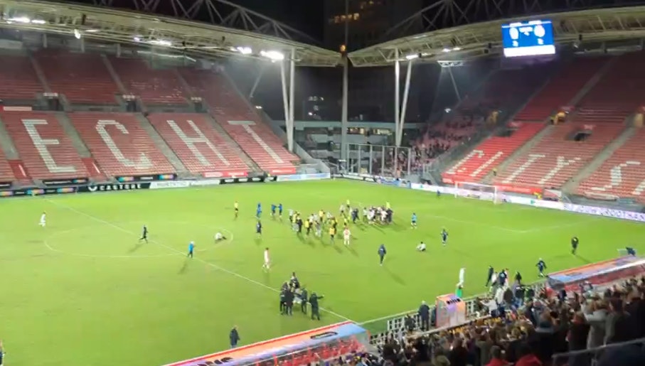 Sensationele stunt van Utrechtse Hercules tegen Ajax in de beker: 3-2 winst in de Galgenwaard