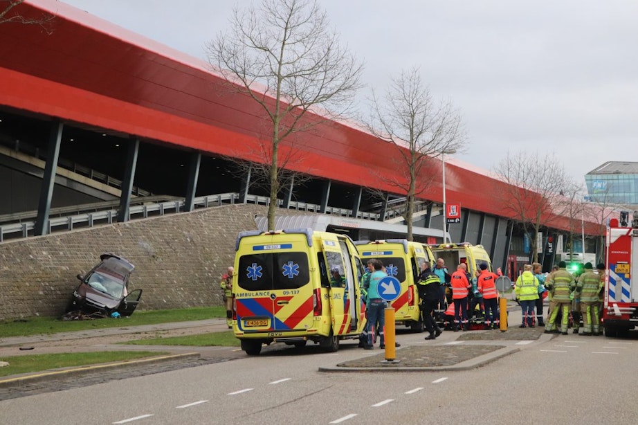 Vijf gewonden bij ernstig auto-ongeluk op de Hertogswetering in Utrecht