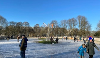 IJsvereniging Siberia uit het Utrechtse Overvecht opent de schaatsbaan: ‘Kippenvel staat op mijn armen’