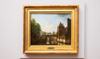 Een ogenschijnlijk Utrechts stadsgezicht in het Louvre: wat zien we op schilderij ‘L’Oude Gracht à Utrecht’?