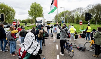Pro-Palestijnse demonstranten blokkeren wegen bij ring in Utrecht