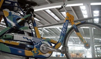Kunstenaar Daniël Roozendaal uit Utrecht maakt 12 jubileumontwerpen voor OV-fiets
