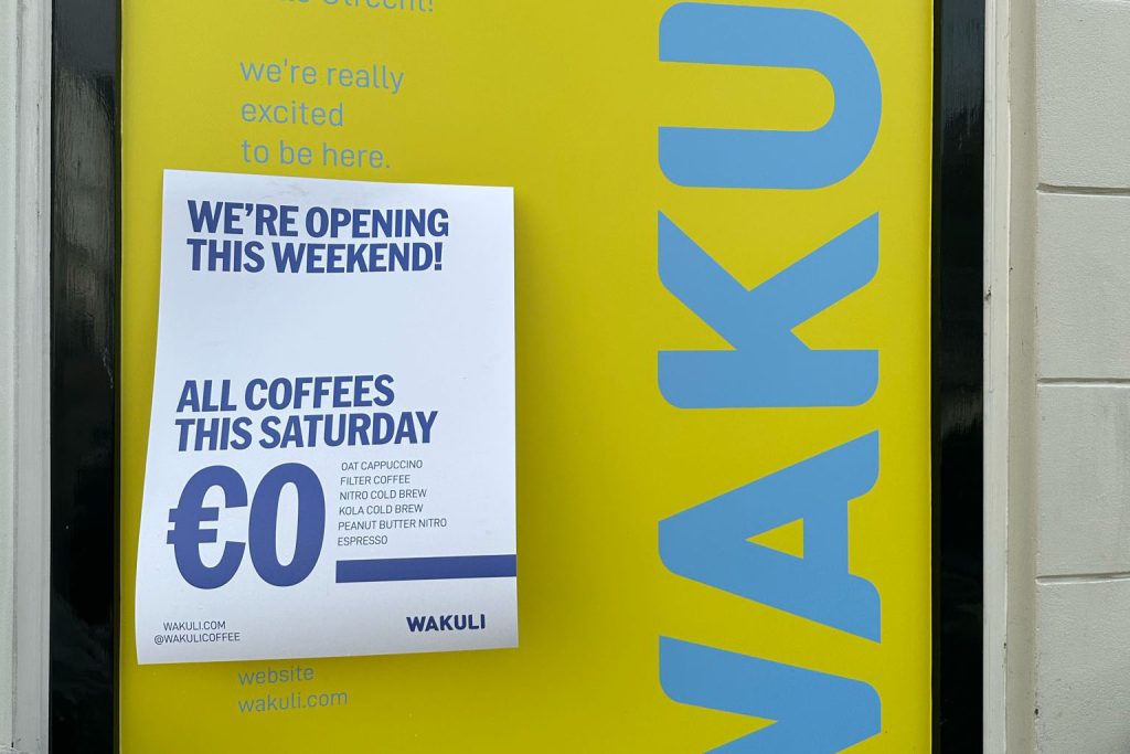 Twee nieuwe koffiezaken, Wakuli en Bagels & Beans, hebben deuren geopend in Twijnstraat in Utrecht