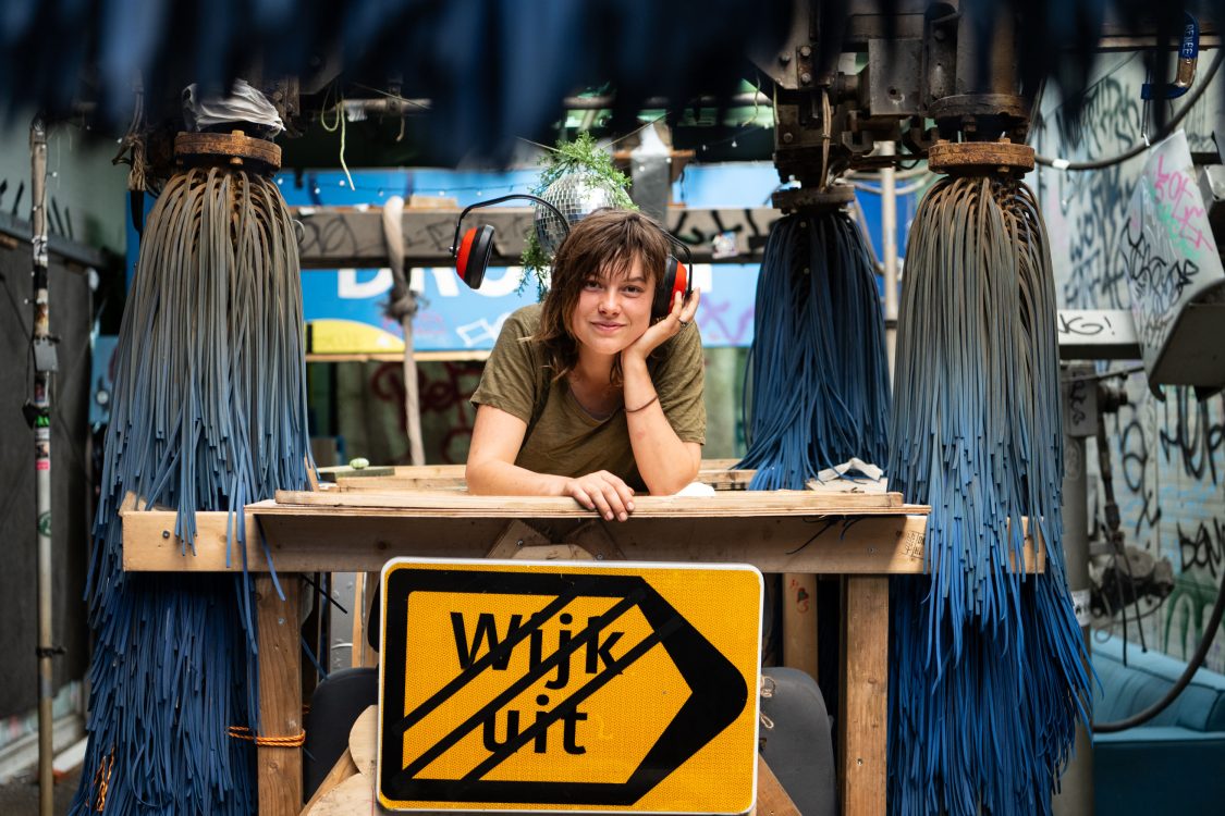 Van oude autowasstraat naar creatieve broedplaats; op bezoek bij de Carwash  Gallery in Utrecht