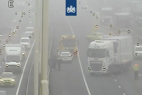 Ongeluk met meerdere voertuigen op A12 in Utrecht; extra reistijd van ongeveer 30 minuten. Ongeluk met meerdere voertuigen op A12 in Utrecht; extra reistijd van ongeveer 30 minuten.