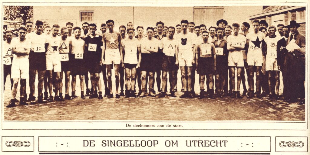 Groepsportret van de deelnemers aan de eerste Singelloop in 1925 voor de start van de wedstrijd (foto Het Utrechts Archief)