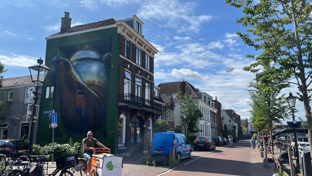 Nieuwe muurschildering van JanIsDeMan in Utrecht; geïnspireerd op bekend kunstwerk van Escher