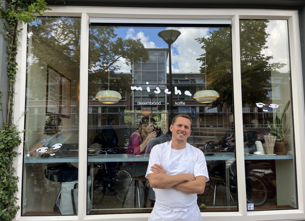 Bakker Gawan Nap begon in zijn schuur en heeft nu eigen Utrechtse bakkerij Mischa: ‘Het is mijn passieproject’